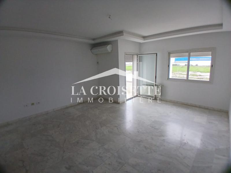 Appartement S+3 à La Soukra